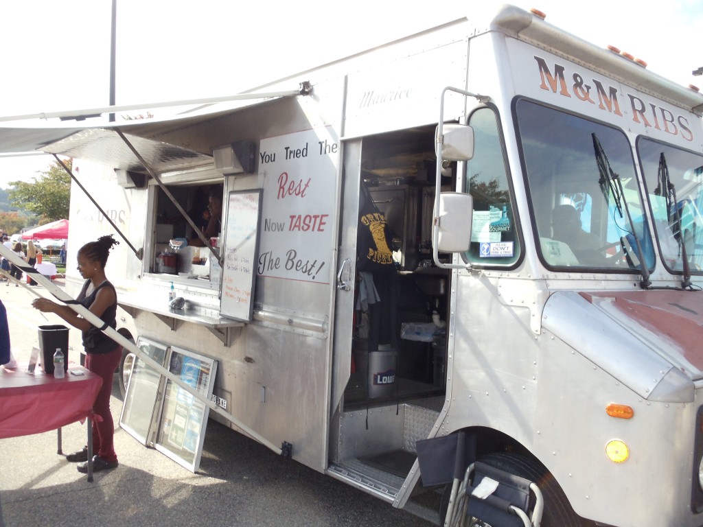 M & M Ribs at the Framingham Food Truck Festival